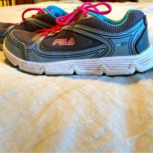 Women’s Fila jogging shoes, only worn a few times, no smoking home